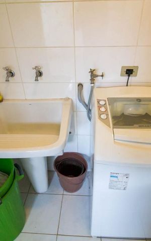 Casa à venda com 338m², 3 quartos e 2 vagas Casa à venda com 338m², 3 quartos e 2 vagasLavanderia