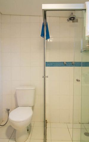 Casa à venda com 338m², 3 quartos e 2 vagas Casa à venda com 338m², 3 quartos e 2 vagasBanheiro da Suíte