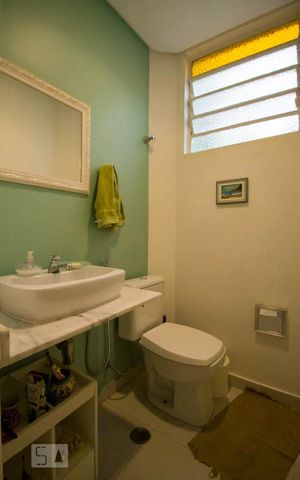 Casa à venda com 338m², 3 quartos e 2 vagas Casa à venda com 338m², 3 quartos e 2 vagasLavabo