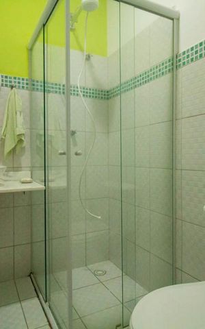 Casa à venda com 338m², 3 quartos e 2 vagas Casa à venda com 338m², 3 quartos e 2 vagasBanheiro de Serviço