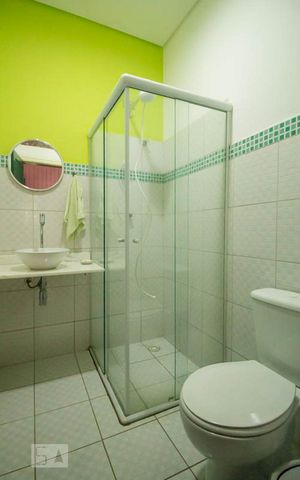 Casa à venda com 338m², 3 quartos e 2 vagas Casa à venda com 338m², 3 quartos e 2 vagasBanheiro de Serviço