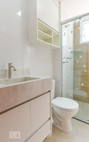 Apartamento à venda com 42m², 2 quartos e 1 vaga Apartamento à venda com 42m², 2 quartos e 1 vagaBanheiro