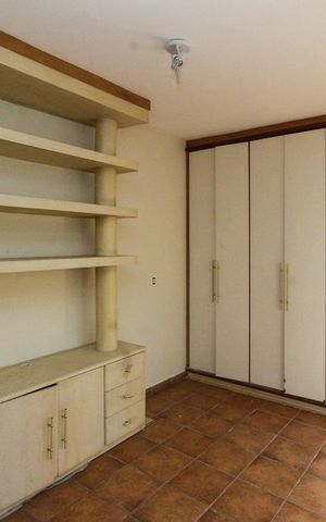 Casa à venda com 177m², 3 quartos e 2 vagas Casa à venda com 177m², 3 quartos e 2 vagasEdícula
