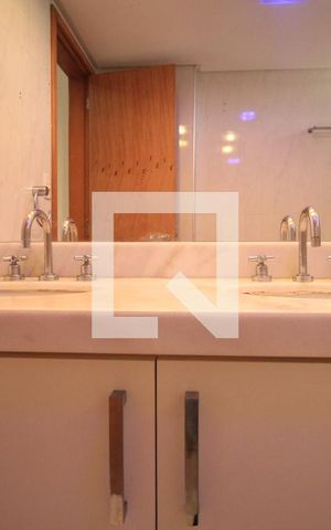 Apartamento para alugar com 193m², 4 quartos e 3 vagasBanheiro da Suíte 4