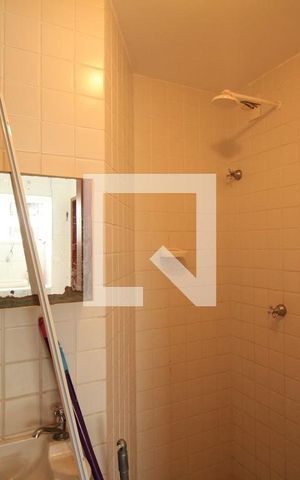 Apartamento para alugar com 193m², 4 quartos e 3 vagasBanheiro de Serviço