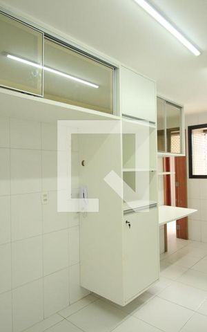 Apartamento para alugar com 193m², 4 quartos e 3 vagasCozinha e Área de Serviço