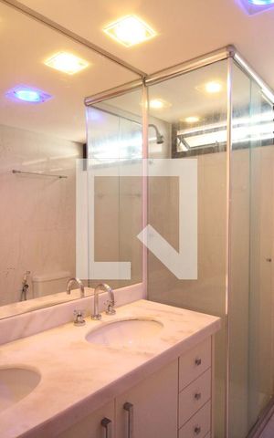 Apartamento para alugar com 193m², 4 quartos e 3 vagasBanheiro da Suíte 4