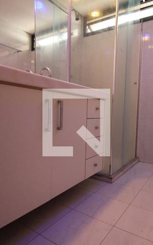 Apartamento para alugar com 193m², 4 quartos e 3 vagasBanheiro da Suíte 4