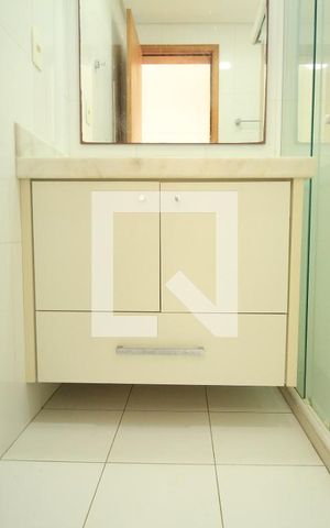 Apartamento para alugar com 193m², 4 quartos e 3 vagasBanheiro da Suíte 2