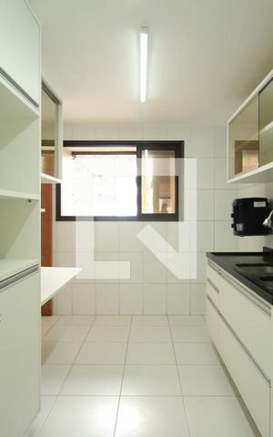 Apartamento para alugar com 193m², 4 quartos e 3 vagasCozinha e Área de Serviço