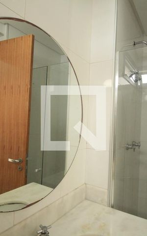 Apartamento para alugar com 193m², 4 quartos e 3 vagasBanheiro da Suíte 1
