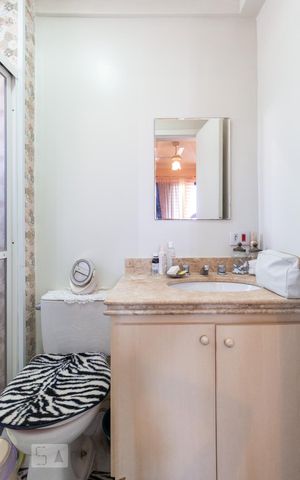 Apartamento à venda com 179m², 2 quartos e 3 vagas Apartamento à venda com 179m², 2 quartos e 3 vagasBanheiro da Suíte 1