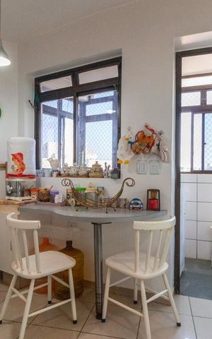 Apartamento à venda com 179m², 2 quartos e 3 vagas Apartamento à venda com 179m², 2 quartos e 3 vagasCozinha