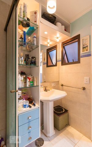 Apartamento à venda com 179m², 2 quartos e 3 vagas Apartamento à venda com 179m², 2 quartos e 3 vagasBanheiro da Suíte 2