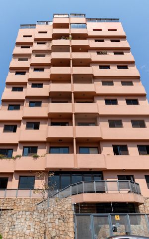 Apartamento à venda com 179m², 2 quartos e 3 vagas Apartamento à venda com 179m², 2 quartos e 3 vagasFachada rua