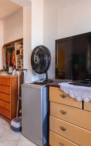 Apartamento à venda com 179m², 2 quartos e 3 vagas Apartamento à venda com 179m², 2 quartos e 3 vagasCloset