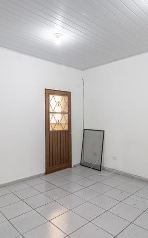 Casa à venda com 290m², 1 quarto e 2 vagas Casa à venda com 290m², 1 quarto e 2 vagasSala