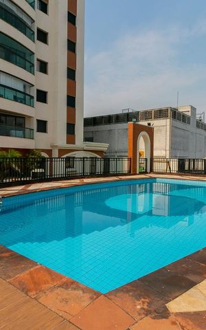 Apartamento à venda com 189m², 3 quartos e 4 vagasÁrea comum - Piscina