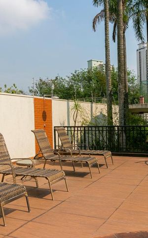 Apartamento à venda com 189m², 3 quartos e 4 vagasÁrea comum - Piscina
