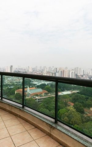 Apartamento à venda com 189m², 3 quartos e 4 vagasVaranda 2