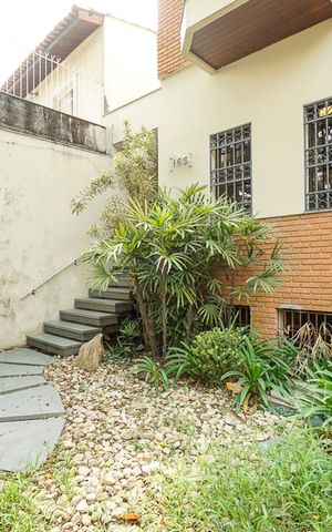 Casa para alugar com 540m², 3 quartos e 4 vagas Casa para alugar com 540m², 3 quartos e 4 vagasGaragem