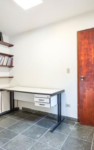 Casa para alugar com 540m², 3 quartos e 4 vagas Casa para alugar com 540m², 3 quartos e 4 vagasSuíte do sótão