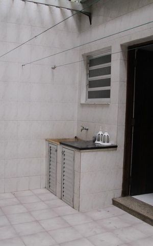 Casa à venda com 250m², 3 quartos e sem vagaLavanderia