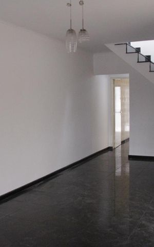 Casa à venda com 250m², 3 quartos e sem vagaSala