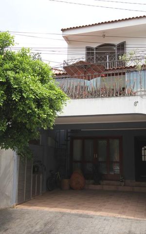 Casa de condomínio à venda com 245m², 5 quartos e 4 vagasFachada