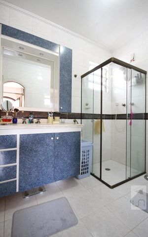 Casa de condomínio à venda com 245m², 5 quartos e 4 vagasSuíte 1