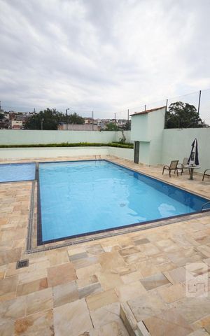 Casa de condomínio à venda com 245m², 5 quartos e 4 vagasPiscina