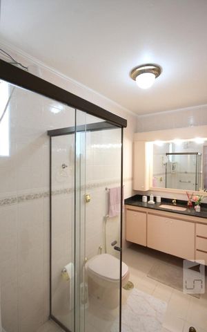 Casa de condomínio à venda com 245m², 5 quartos e 4 vagasSuíte 4