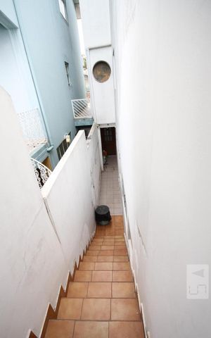 Casa de condomínio à venda com 245m², 5 quartos e 4 vagasAcesso