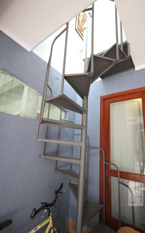 Casa de condomínio à venda com 245m², 5 quartos e 4 vagasGaragem