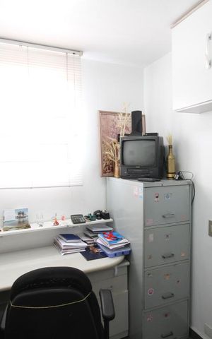 Casa de condomínio à venda com 245m², 5 quartos e 4 vagasEscritório