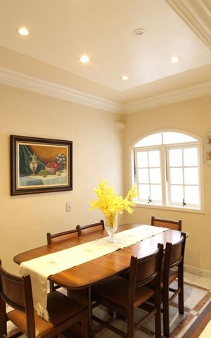 Casa de condomínio à venda com 245m², 5 quartos e 4 vagasCopa