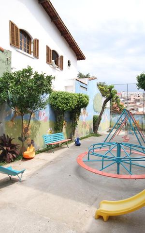Casa de condomínio à venda com 245m², 5 quartos e 4 vagasPlayground