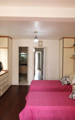 Casa de condomínio à venda com 245m², 5 quartos e 4 vagasSuíte 4
