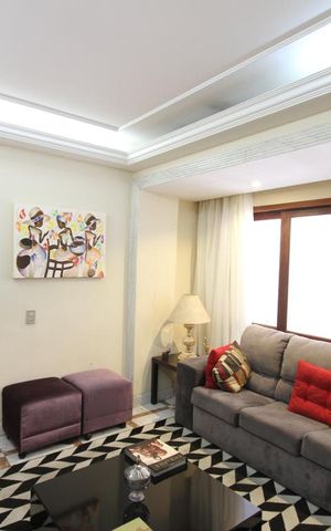 Casa de condomínio à venda com 245m², 5 quartos e 4 vagasSala