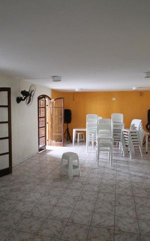 Casa de condomínio à venda com 245m², 5 quartos e 4 vagasSalão de Festas