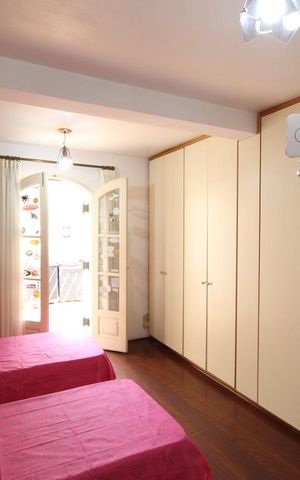 Casa de condomínio à venda com 245m², 5 quartos e 4 vagasSuíte 4