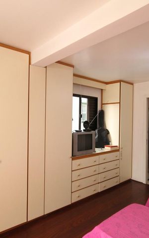 Casa de condomínio à venda com 245m², 5 quartos e 4 vagasSuíte 4