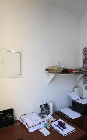 Casa à venda com 435m², 4 quartos e 8 vagasEscritório