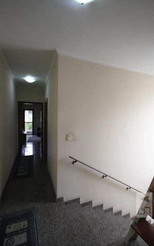 Casa à venda com 435m², 4 quartos e 8 vagasCorredor