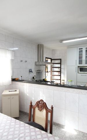Casa à venda com 435m², 4 quartos e 8 vagasCozinha