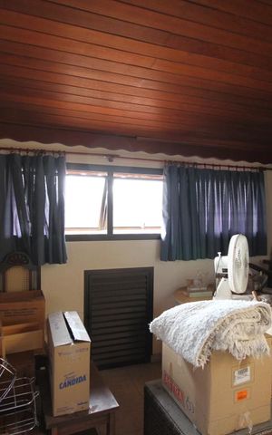 Casa à venda com 435m², 4 quartos e 8 vagasSoton