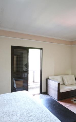 Casa à venda com 435m², 4 quartos e 8 vagasSuíte 1