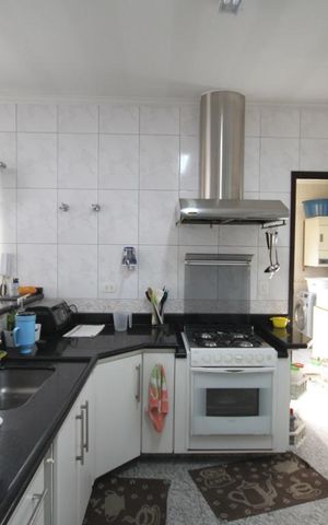 Casa à venda com 435m², 4 quartos e 8 vagasCozinha