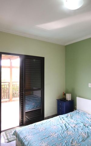 Casa à venda com 435m², 4 quartos e 8 vagasSuíte 2