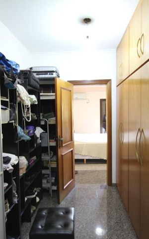 Casa à venda com 435m², 4 quartos e 8 vagasSuíte 1